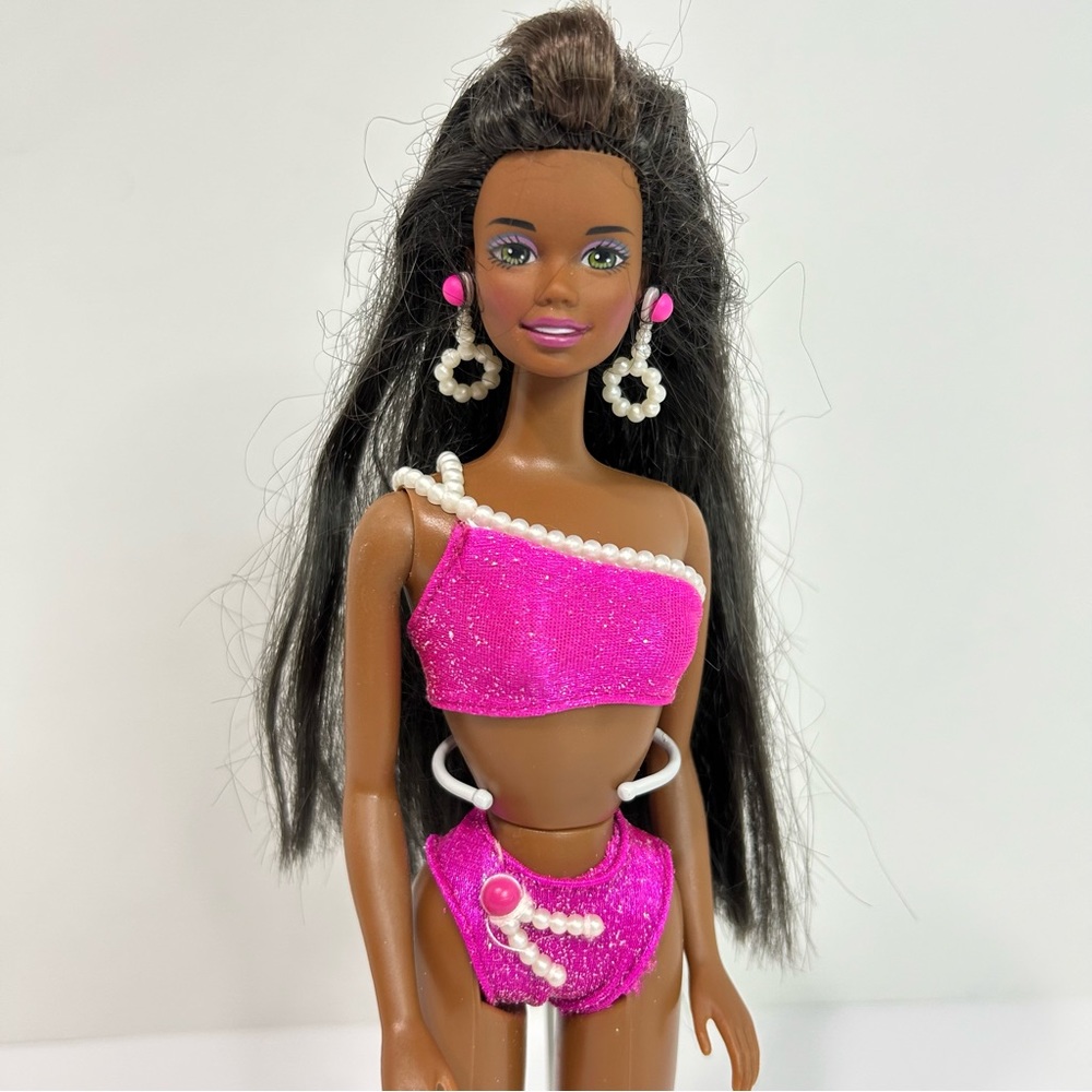 1997 Barbie Pearl Beach Christie Doll